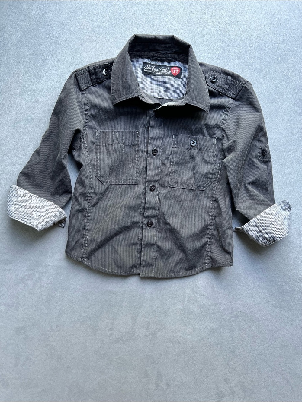 Sovereign Code 3T Button-Up Collared Shirt in Charcoal Gray